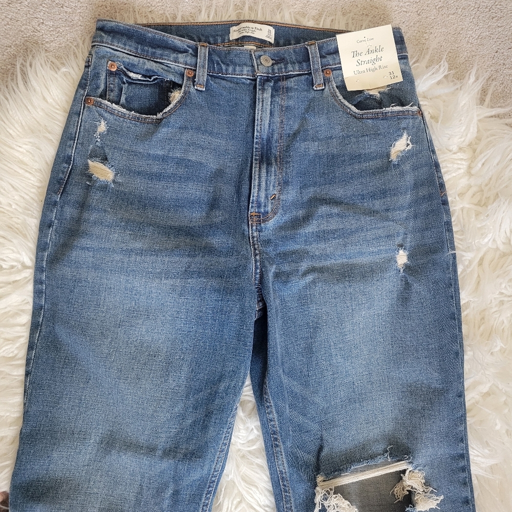 A&F Curve Love Ultra High Rise Straight Jeans - Picture 3 of 10